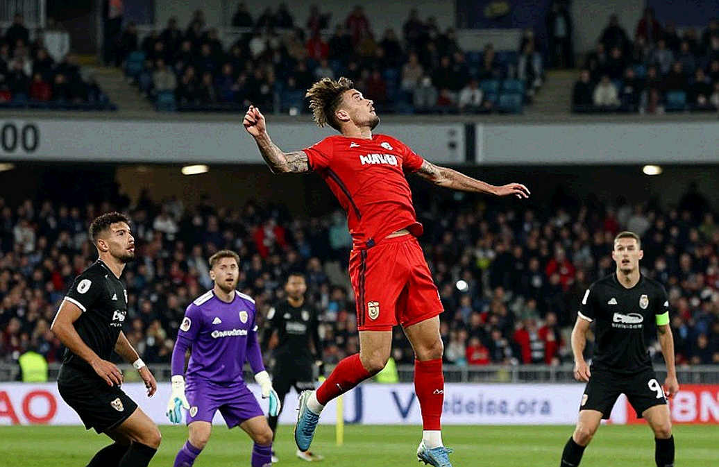 Vietnam beat Philippines: Dinh Bac's 25th-minute goal, three debutants and the gap after taking the lead