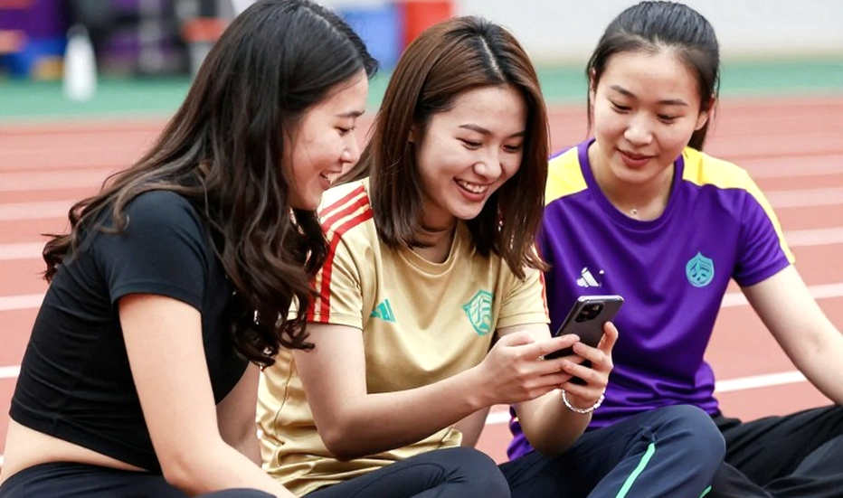 Phiên Bản Fnatic Của Sony INZONE H9 II Và E9: Khi 'Lớp Sơn Mới' Kể Chuyện Kinh Tế Esports