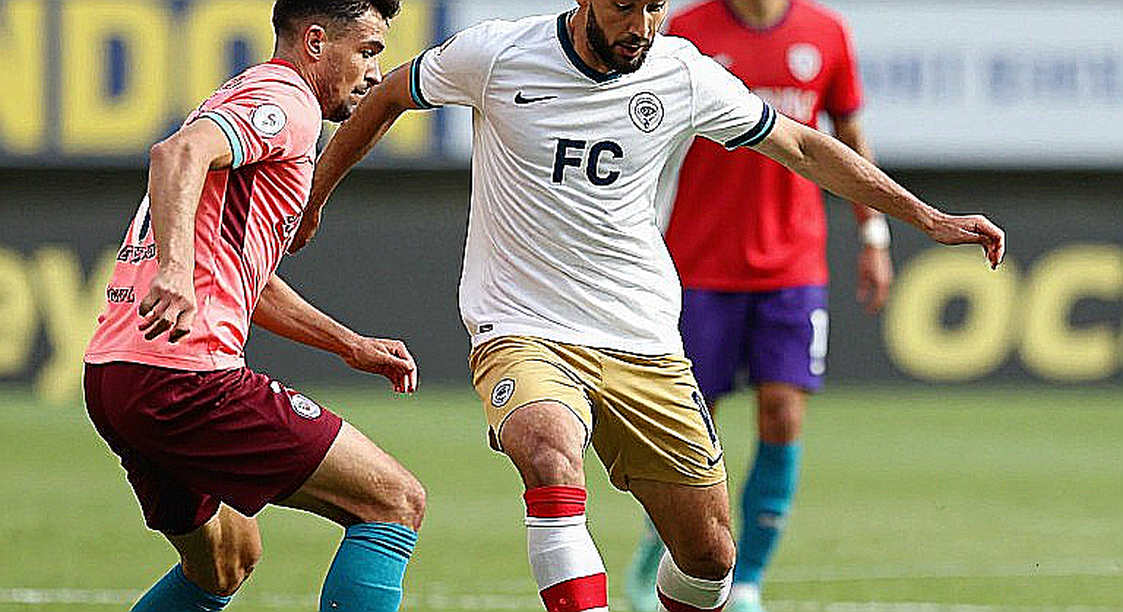 Emilio Lara, América và khoảng trống hành chính dưới chân Estadio Victoria Emilio Lara, América và khoảng trống hành chính dưới chân Estadio Victoria