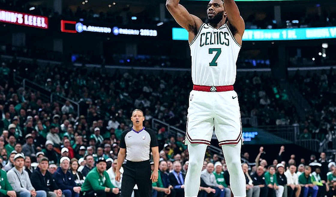 Detroit lật ngược 22 điểm tại Boston: chuỗi 23-0, những quả ném phạt và một bảng điểm cần được đọc lại