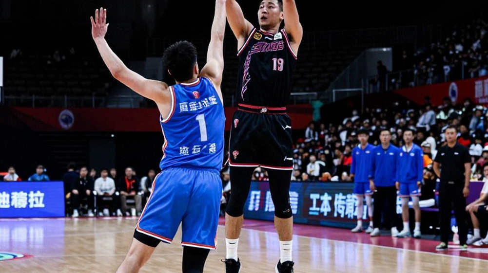 Vezenkov ghi 18 điểm, PIR 26 mà không ném ba lần đầu sau 2.119 ngày: Olympiacos thắng Kaunas nhưng hé lộ bài toán phòng ngự Vezenkov ghi 18 điểm, PIR 26 mà không ném ba lần đầu sau 2.119 ngày: Olympiacos thắng Kaunas nhưng hé lộ bài toán phòng ngự