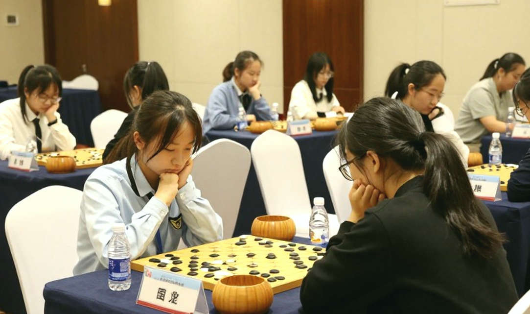 Ba trung vệ - Sự lùi bước chiến thuật của bóng đá Việt Nam Ba trung vệ - Sự lùi bước chiến thuật của bóng đá Việt Nam
