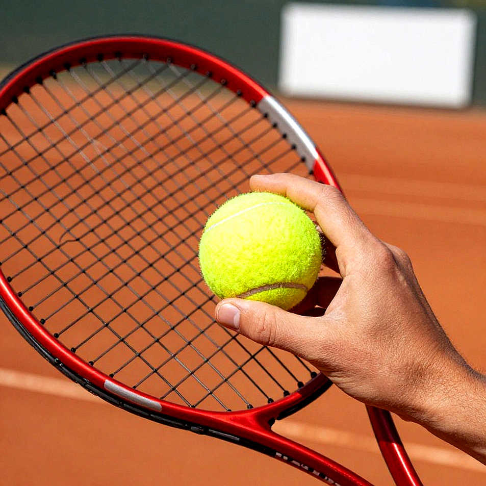 Carlos Alcaraz trở lại US Open 2026: Chiến thắng trước Wu Yibing và bước ngoặt trước Tommy Paul sau chấn thương cổ tay