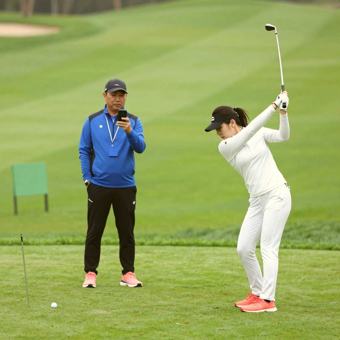Adam Scott và cú putt 57 feet: Khi chiếc đồng hồ cát chạy nhanh hơn cú swing Adam Scott và cú putt 57 feet: Khi chiếc đồng hồ cát chạy nhanh hơn cú swing
