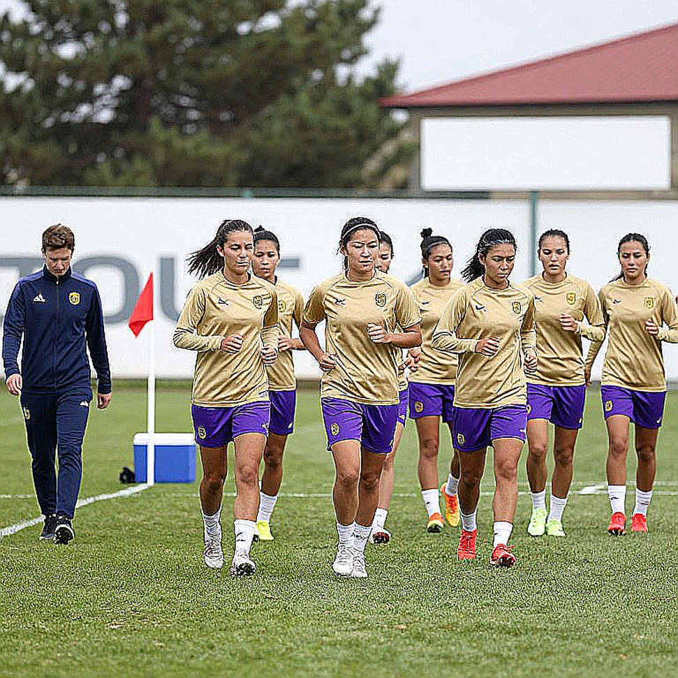 Ba hat-trick trong một tuần tin: có một cái tên không khớp sổ đăng ký Ba hat-trick trong một tuần tin: có một cái tên không khớp sổ đăng ký