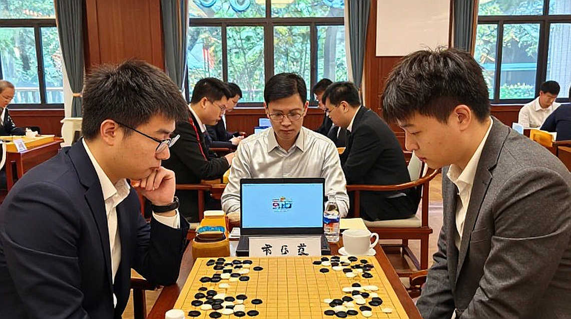 The Elephant's Gamble: When an Opening Risk Becomes a Product