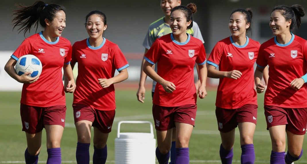 Leo Artur và chiếc áo khắc tên con: câu chuyện phía sau trận thua Kashima của Công An Hà Nội