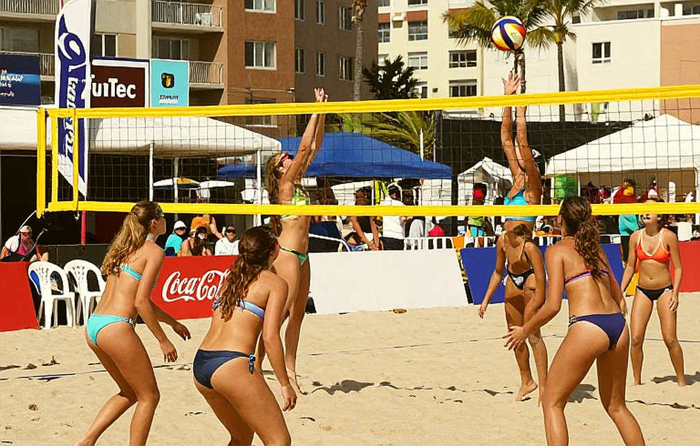 30 năm danh hiệu MOP bóng chuyền nữ NCAA: Dòng chảy ngầm từ sân trong nhà ra bãi biển 30 năm danh hiệu MOP bóng chuyền nữ NCAA: Dòng chảy ngầm từ sân trong nhà ra bãi biển