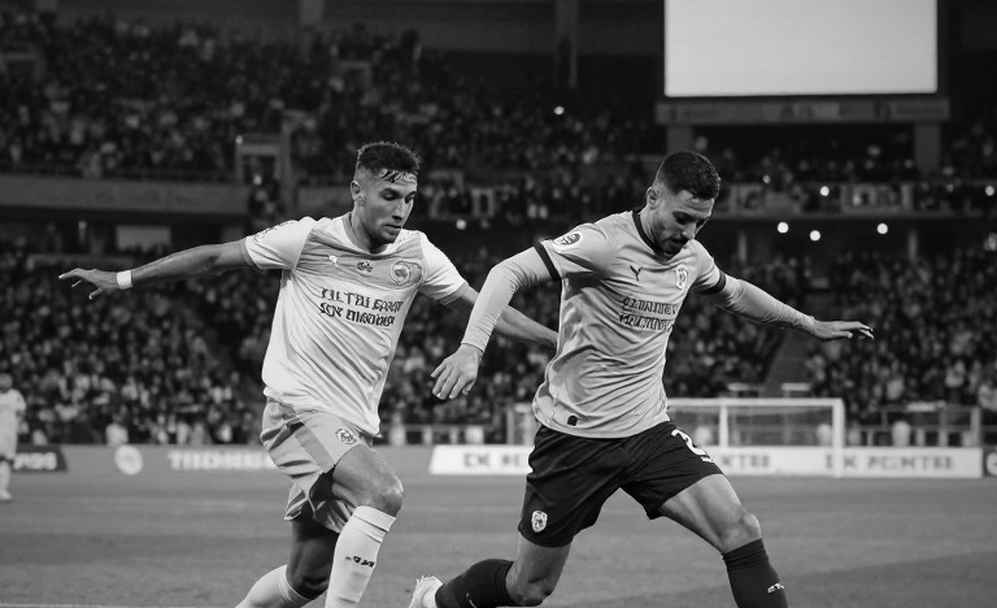 Bóng đá Việt Nam nhìn từ khoảng cách 1,5 mét: V.League và nhịp đập bị bỏ quên